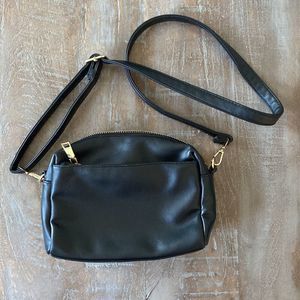 Pink Lily Black Faux Leather Crossbody Purse